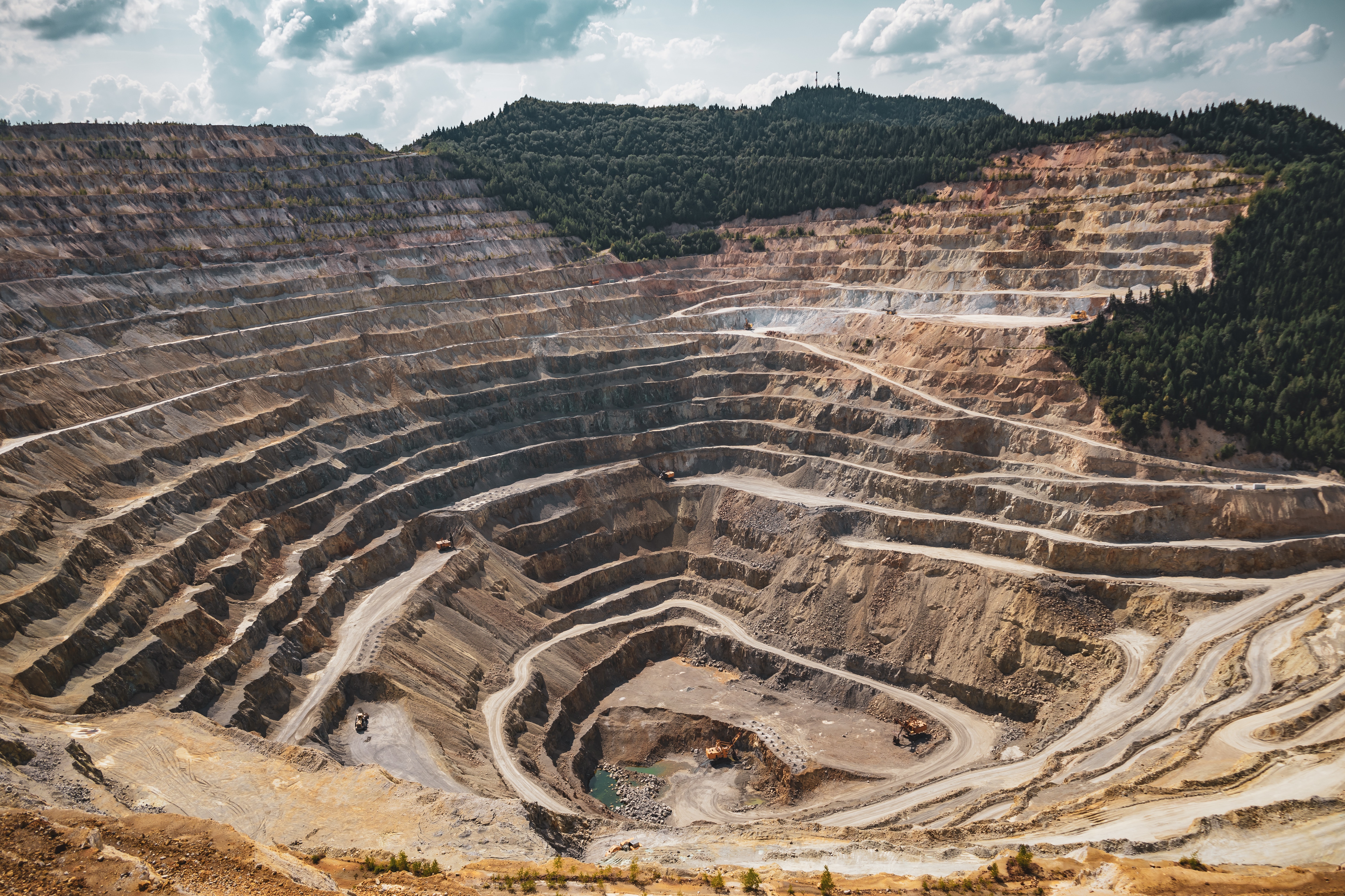 mining-excavation-on-a-mountain-2892618